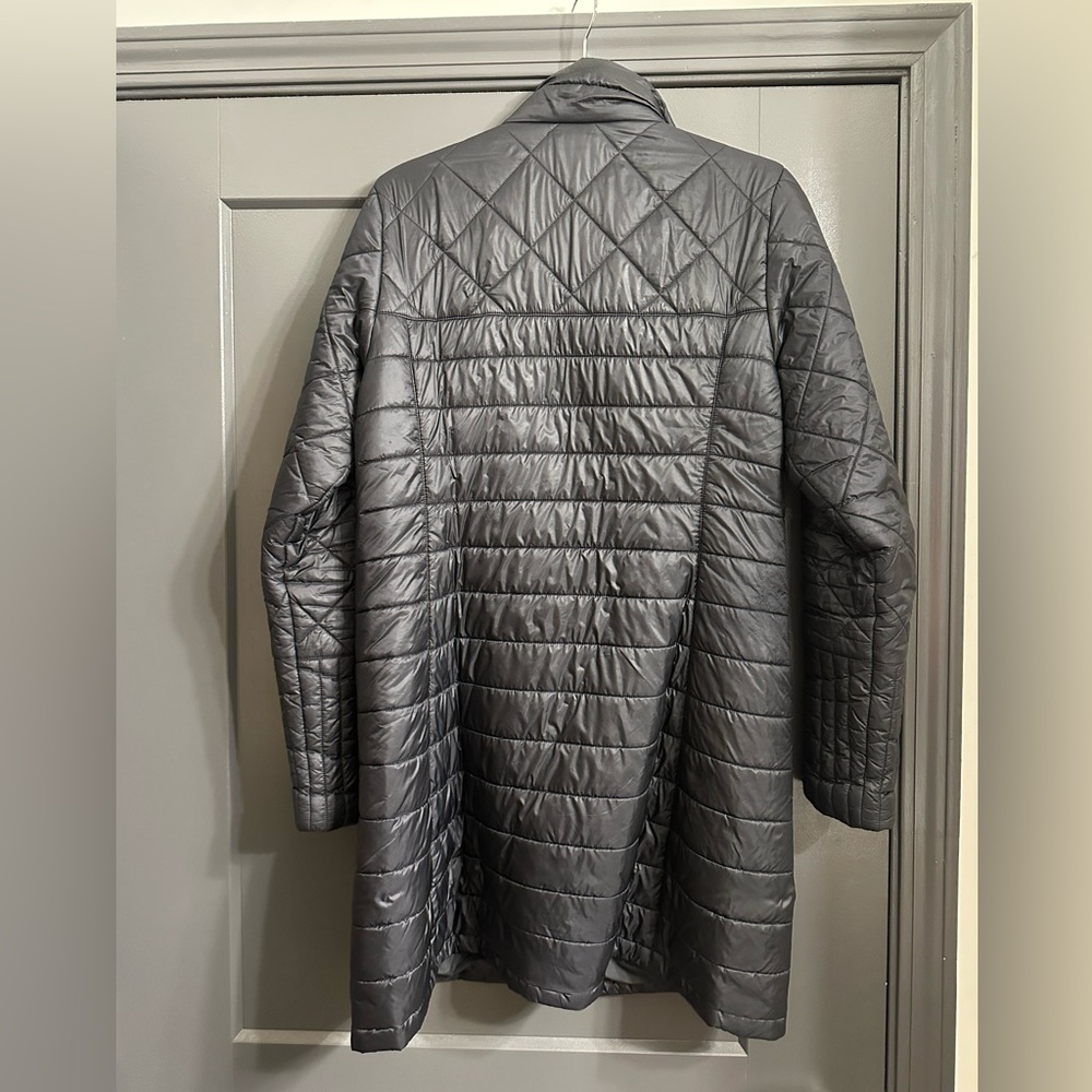 Patagonia Women's Black Quilted Parka - Picture 5 of 5